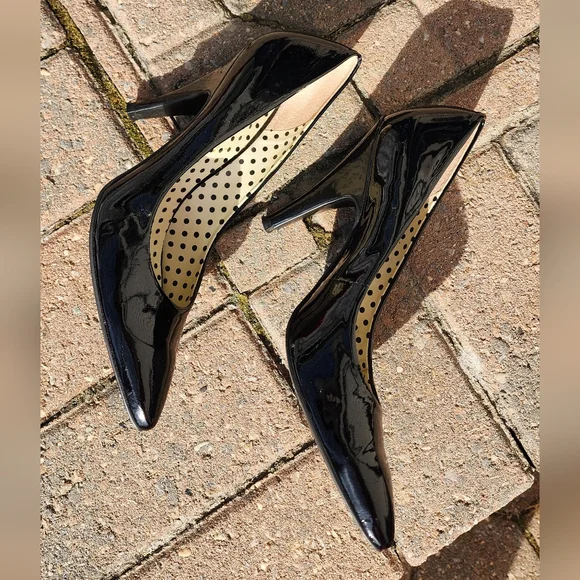 BCBGIRLS Shoes. Color BLACK. Size 6.5M - Picture 3 of 5